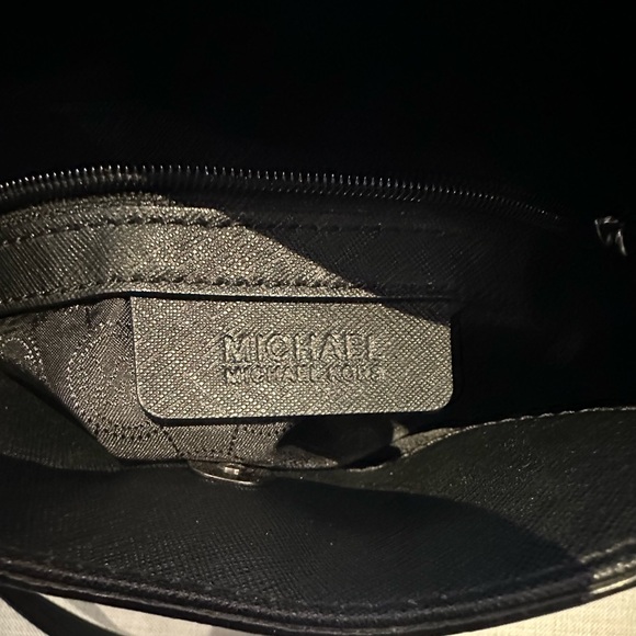 Stylish Black and White Satchel - Picture 11 of 16